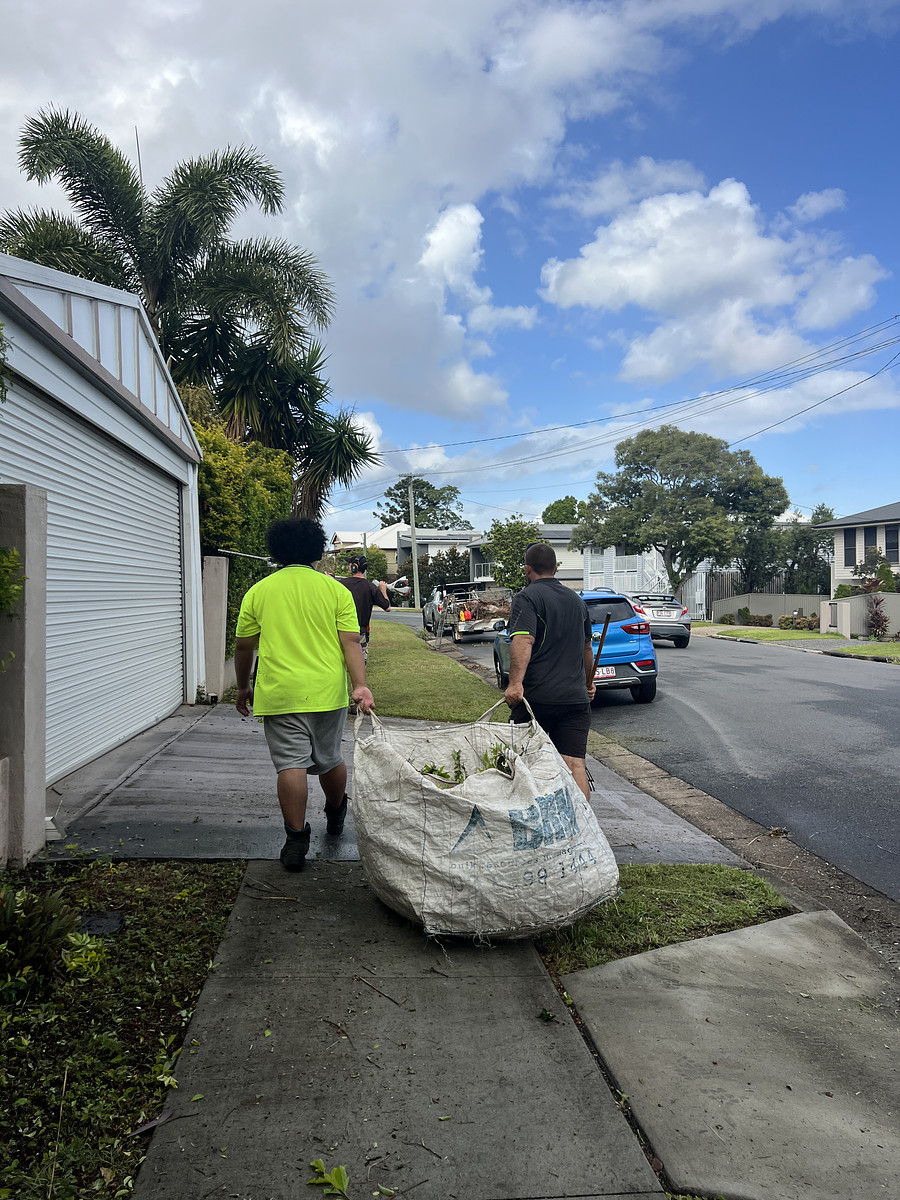 Small Rubbish and Yard Waste Removal in Brisbane